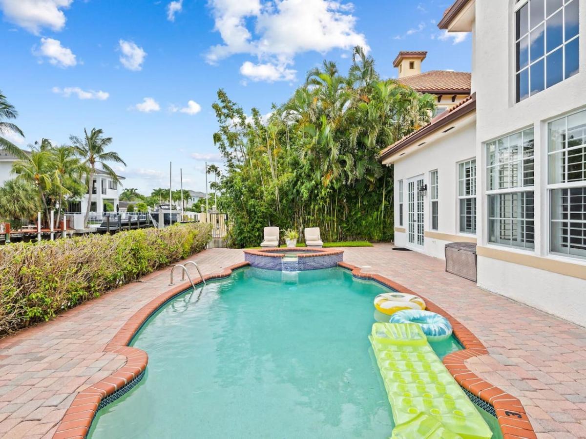 Private Luxury Waterfront Mansion I Heated Pool And Hot Tub