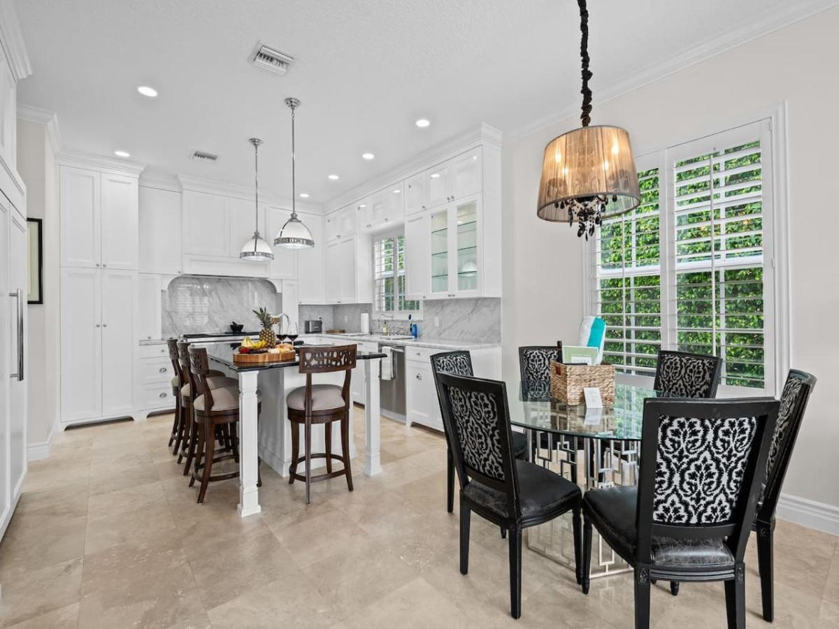 Private Luxury Waterfront Mansion I Heated Pool And Hot Tub