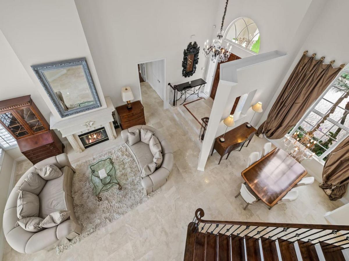 Private Luxury Waterfront Mansion I Heated Pool And Hot Tub Holiday home *