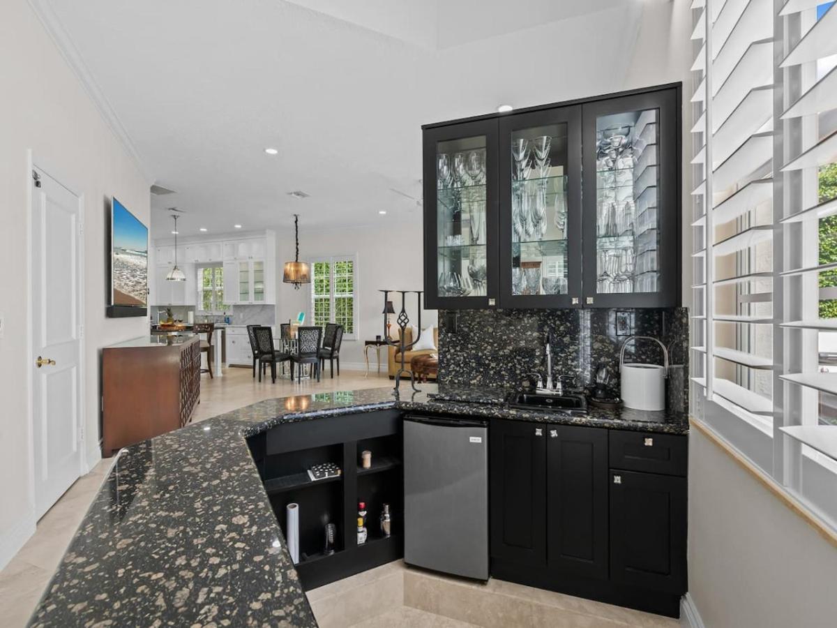 Private Luxury Waterfront Mansion I Heated Pool And Hot Tub