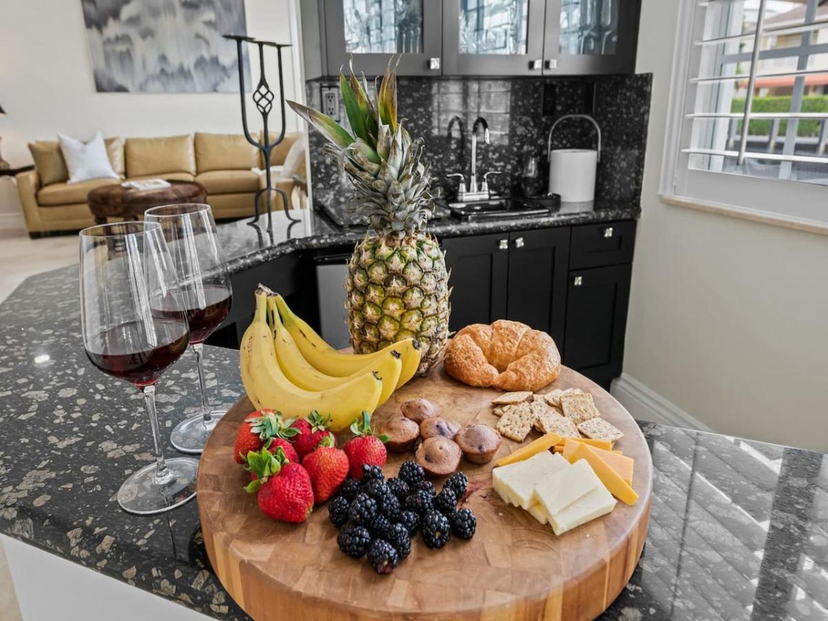 Private Luxury Waterfront Mansion I Heated Pool And Hot Tub * Delray Beach