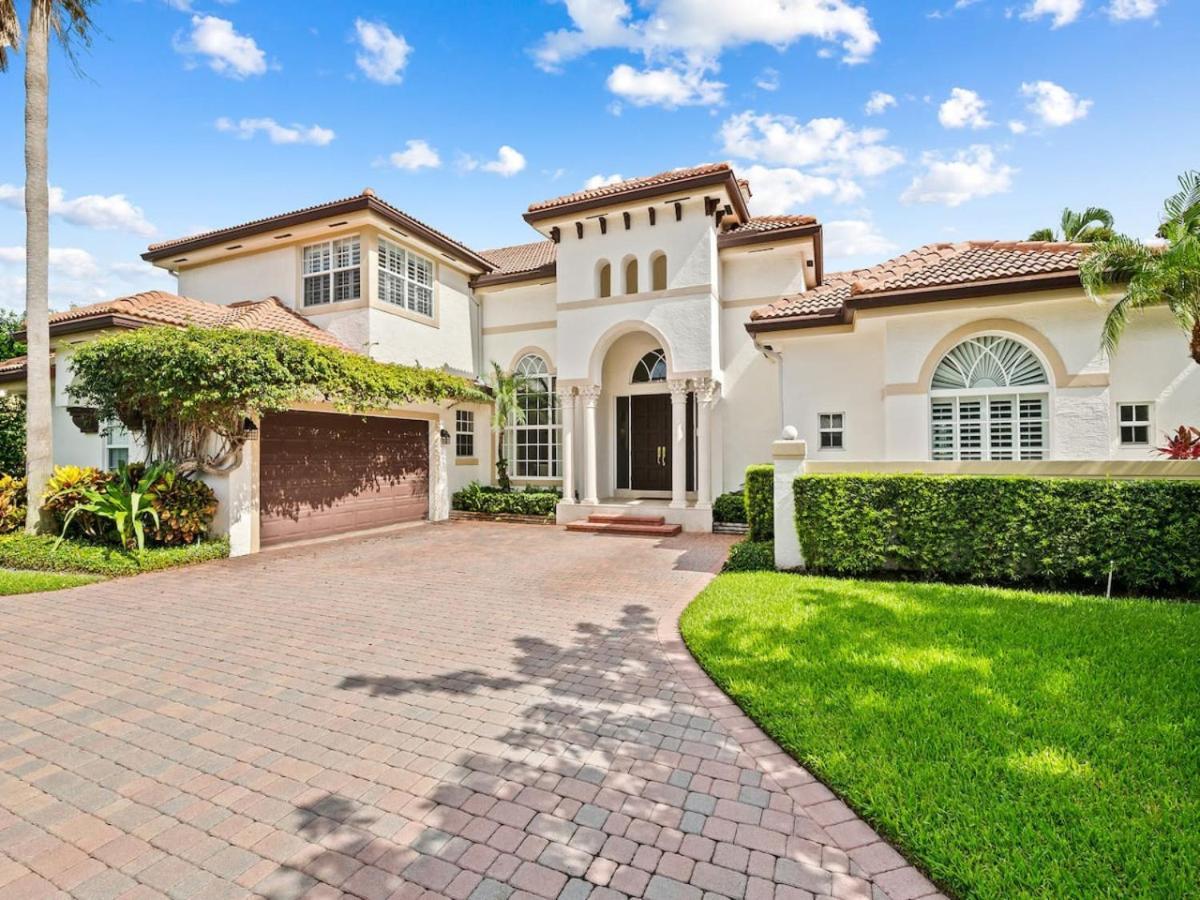 Private Luxury Waterfront Mansion I Heated Pool And Hot Tub Holiday home
