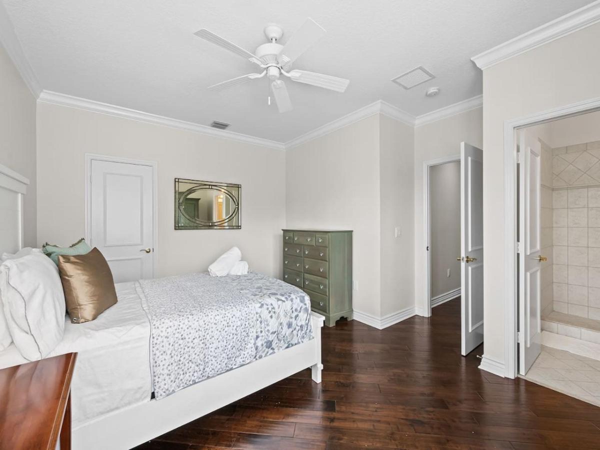 Private Luxury Waterfront Mansion I Heated Pool And Hot Tub Holiday home Delray Beach