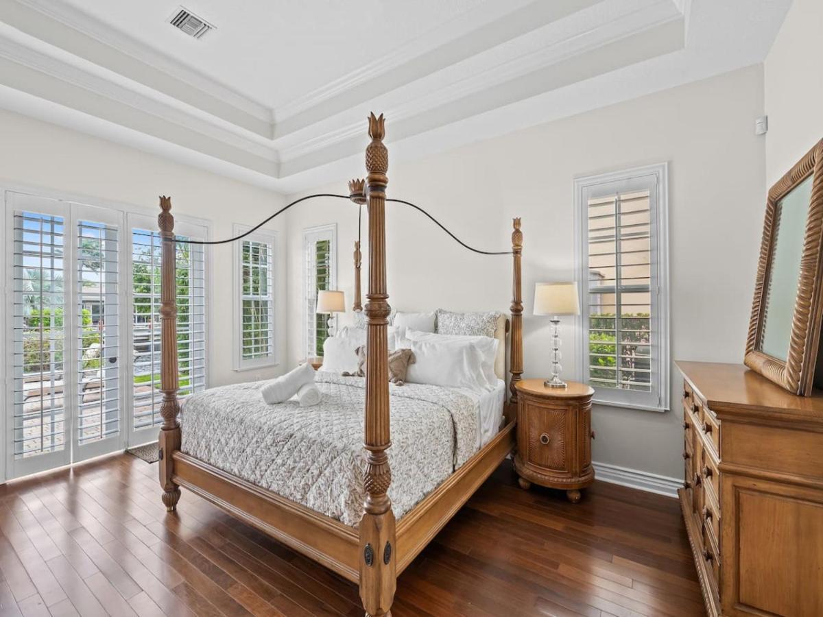Private Luxury Waterfront Mansion I Heated Pool And Hot Tub * Delray Beach