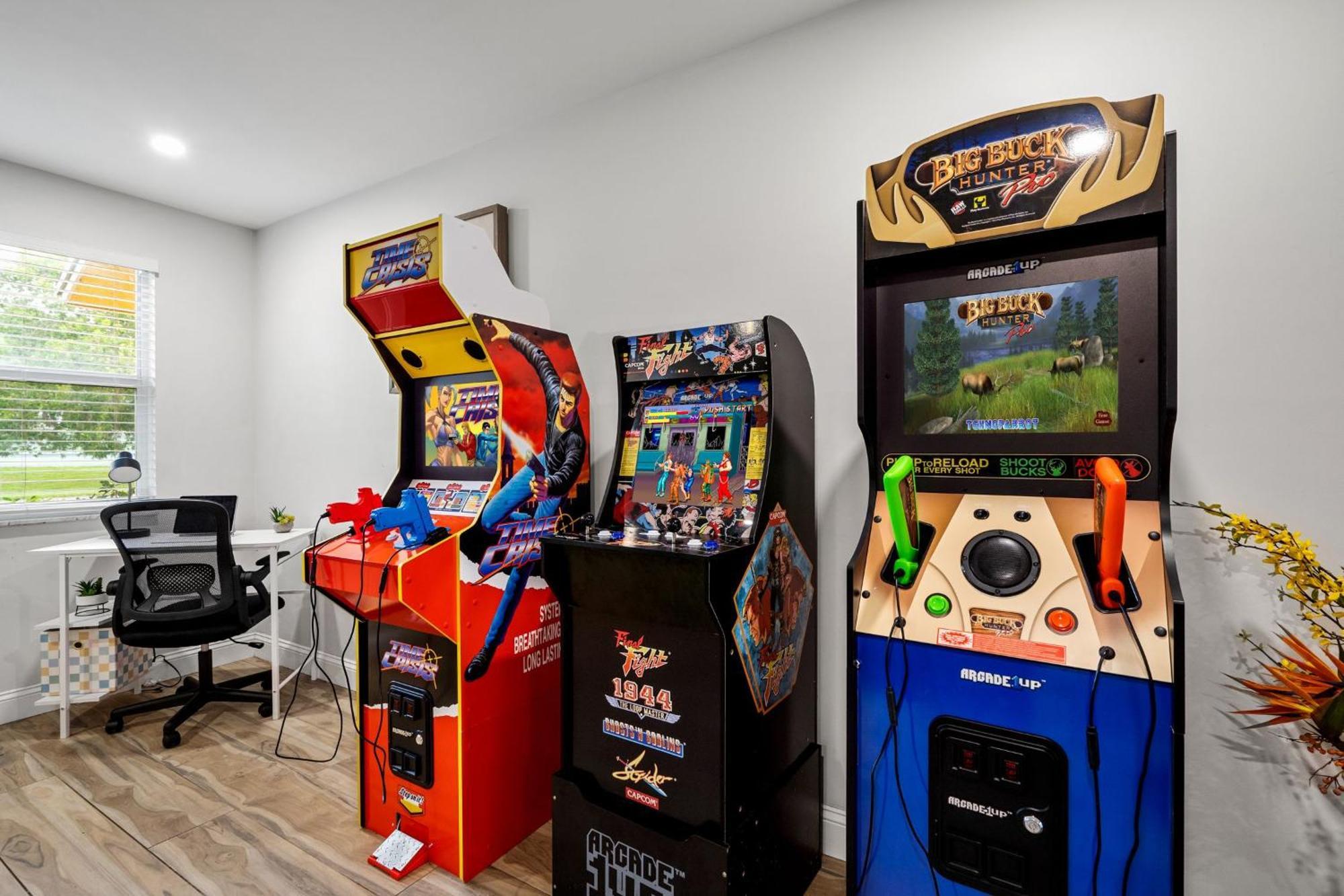 New! Private Pool House With Hot Tub, Free Wi-fi, Massage Chair And Arcade! *
