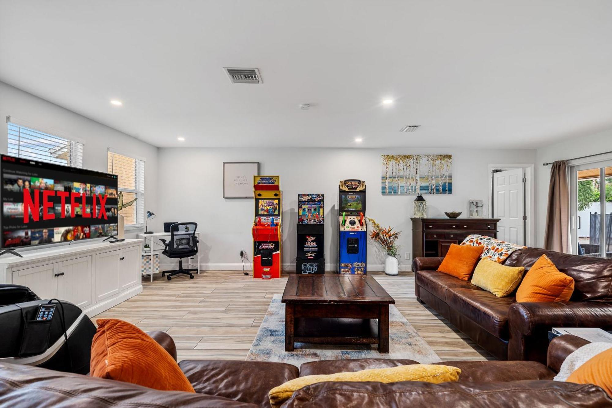 New! Private Pool House With Hot Tub, Free Wi-fi, Massage Chair And Arcade! Delray Beach
