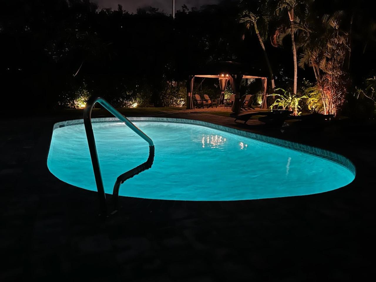 Delray Oasis: Pool, Gazebo & Access Delray Beach