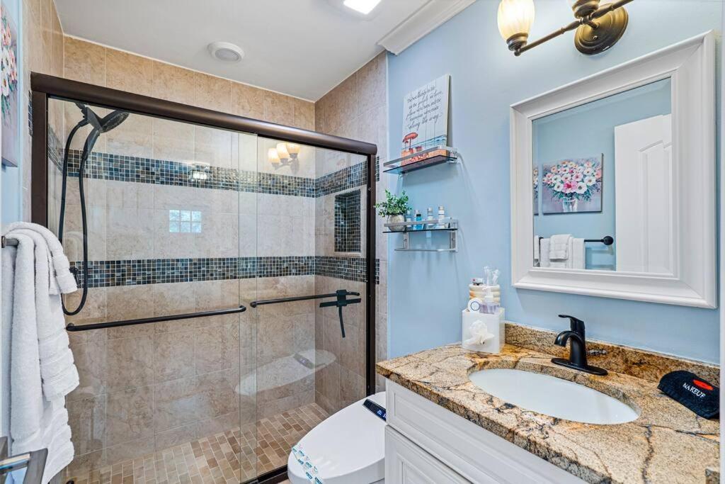 Holiday home Stylish Tropical Pool Home, Large Deck & Pool Table Delray Beach