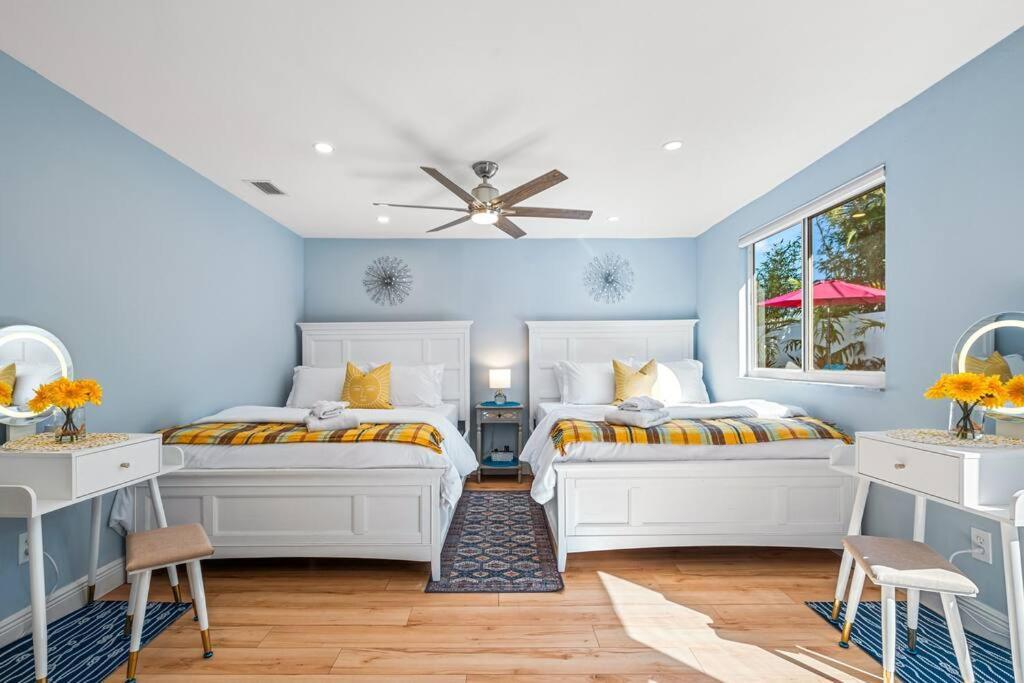 Stylish Tropical Pool Home, Large Deck & Pool Table *