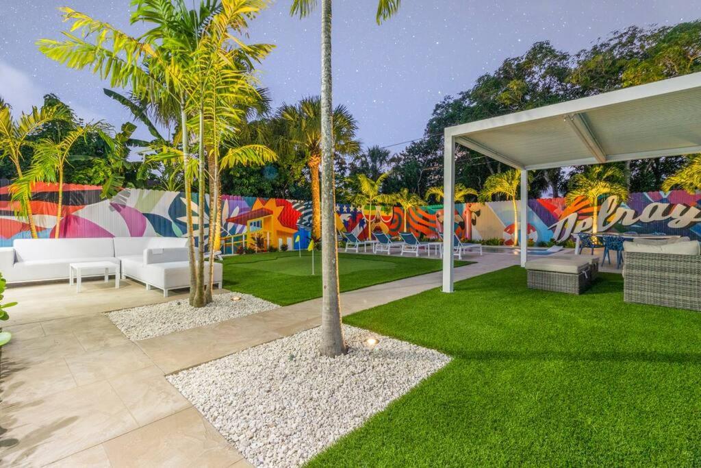 Exclusive Oasis, Exotic Pool & Miami Inspired Art Holiday home