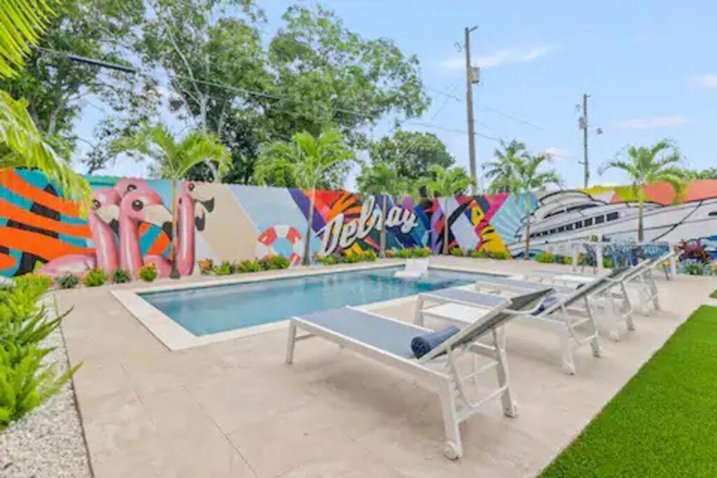 Exclusive Oasis, Exotic Pool & Miami Inspired Art *
