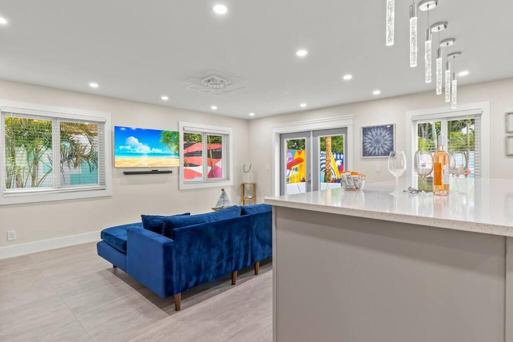 Exclusive Oasis, Exotic Pool & Miami Inspired Art Holiday home