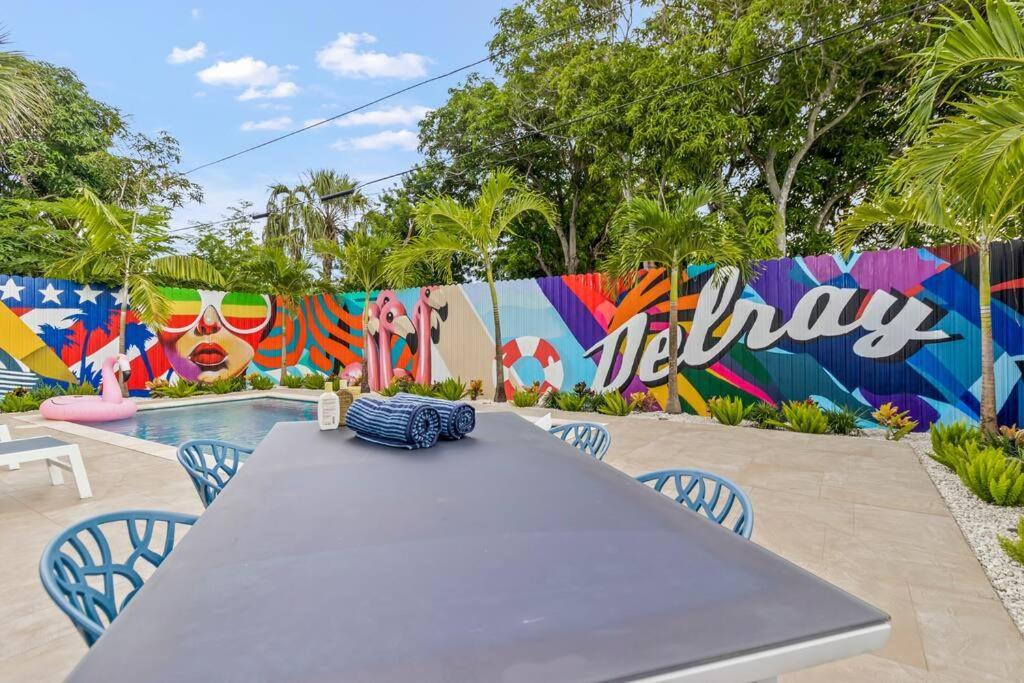 Holiday home Exclusive Oasis, Exotic Pool & Miami Inspired Art Delray Beach