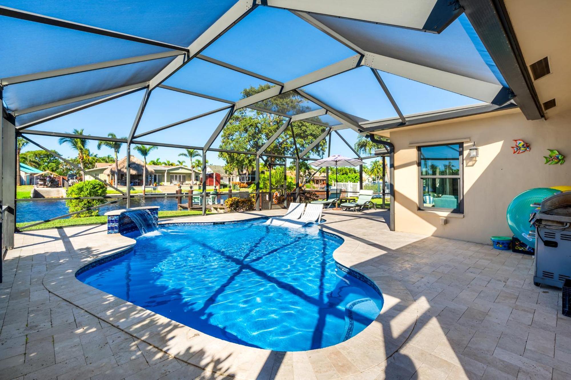 Holiday home Classy N' Cozy Delray Home! Pool With Water View
