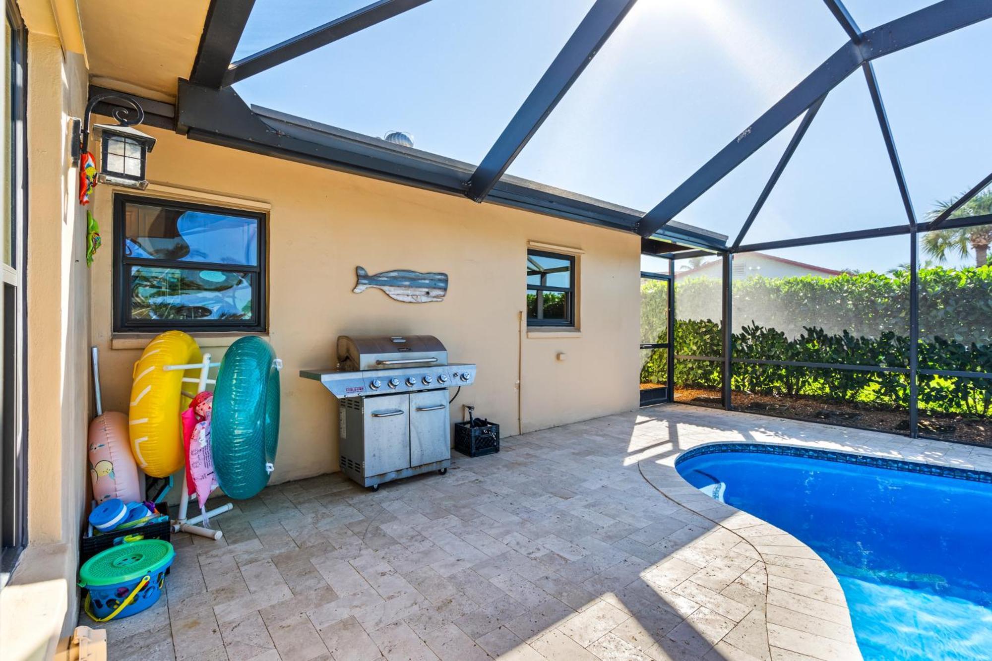 Holiday home Classy N' Cozy Delray Home! Pool With Water View *