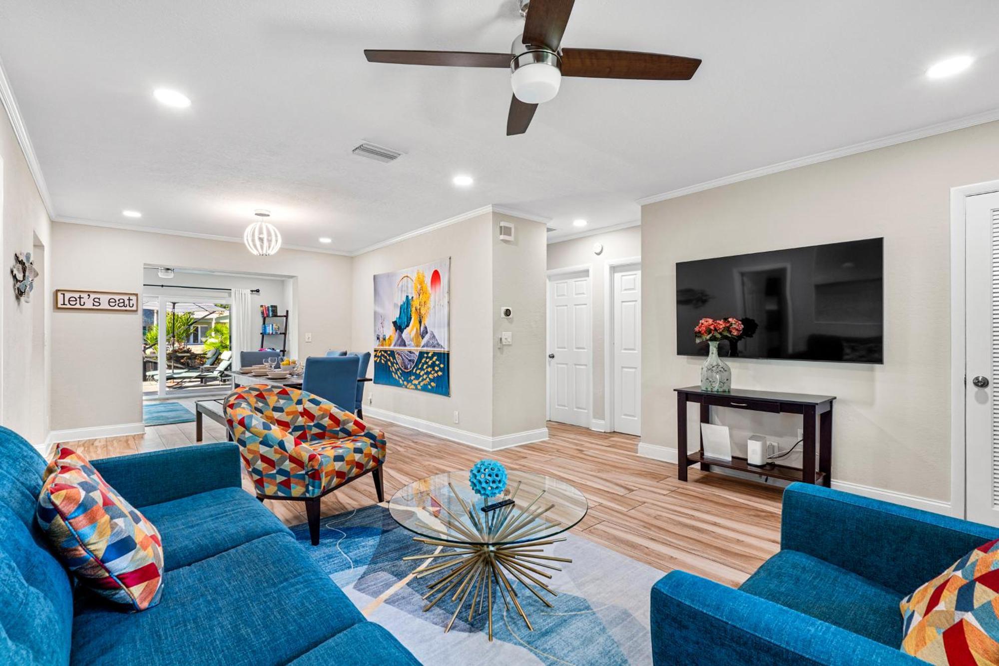 Classy N' Cozy Delray Home! Pool With Water View Holiday home
