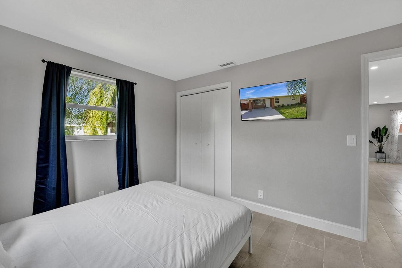 Spacious 4br Family W Pool Near Delray Beach