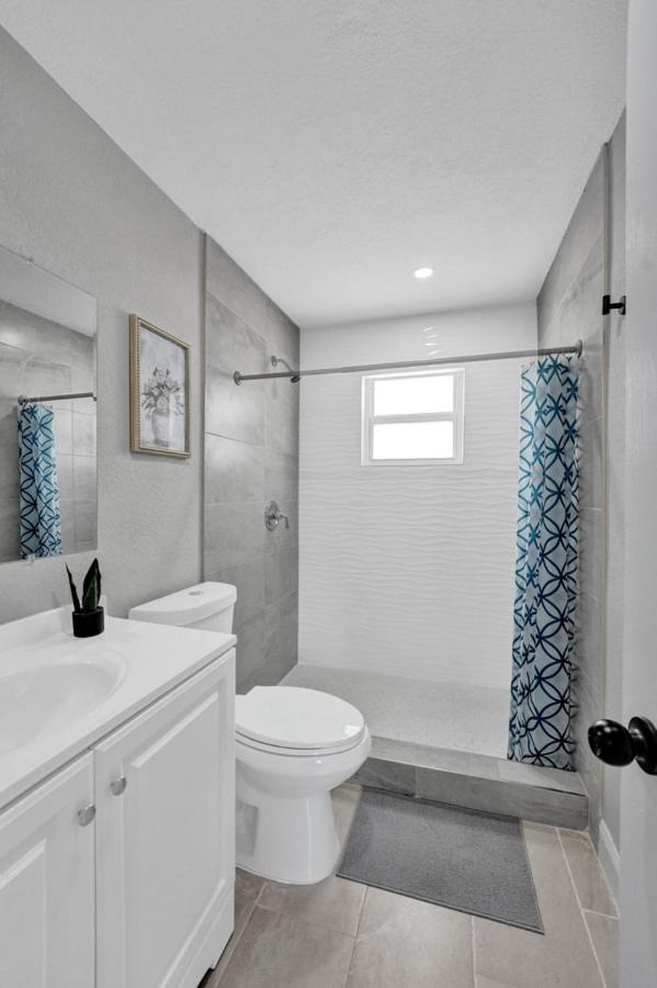 Spacious 4br Family W Pool Near Holiday home