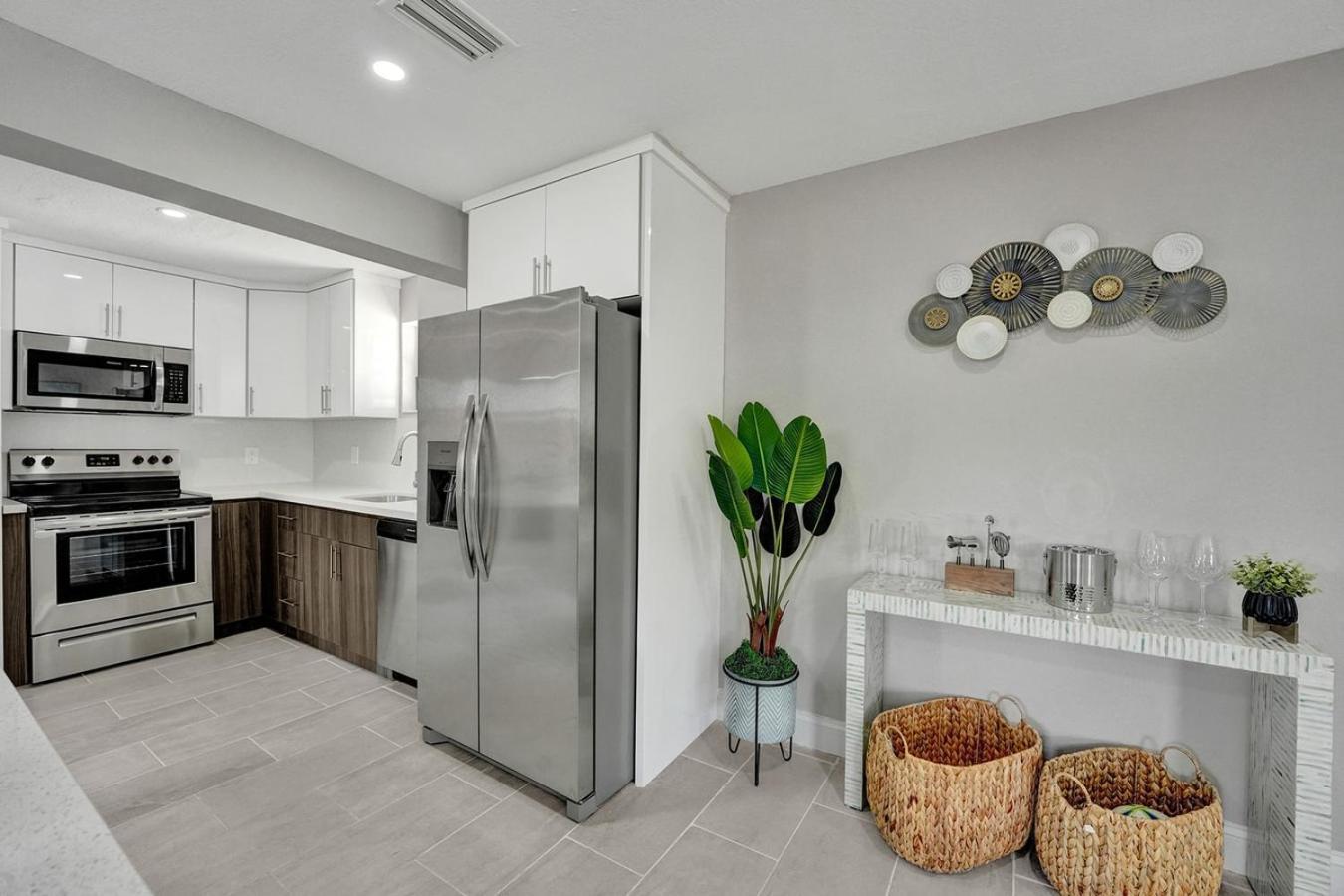 Spacious 4br Family W Pool Near *