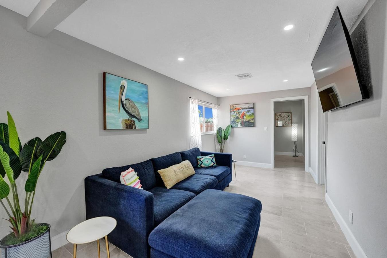 Spacious 4br Family W Pool Near