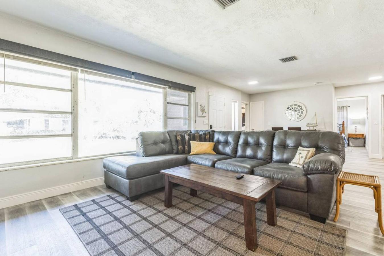 439a Delray *