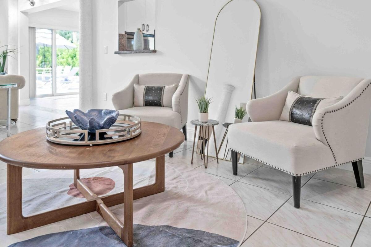 Wonderful Intracoastal Heated Pool Eastdelray Villa