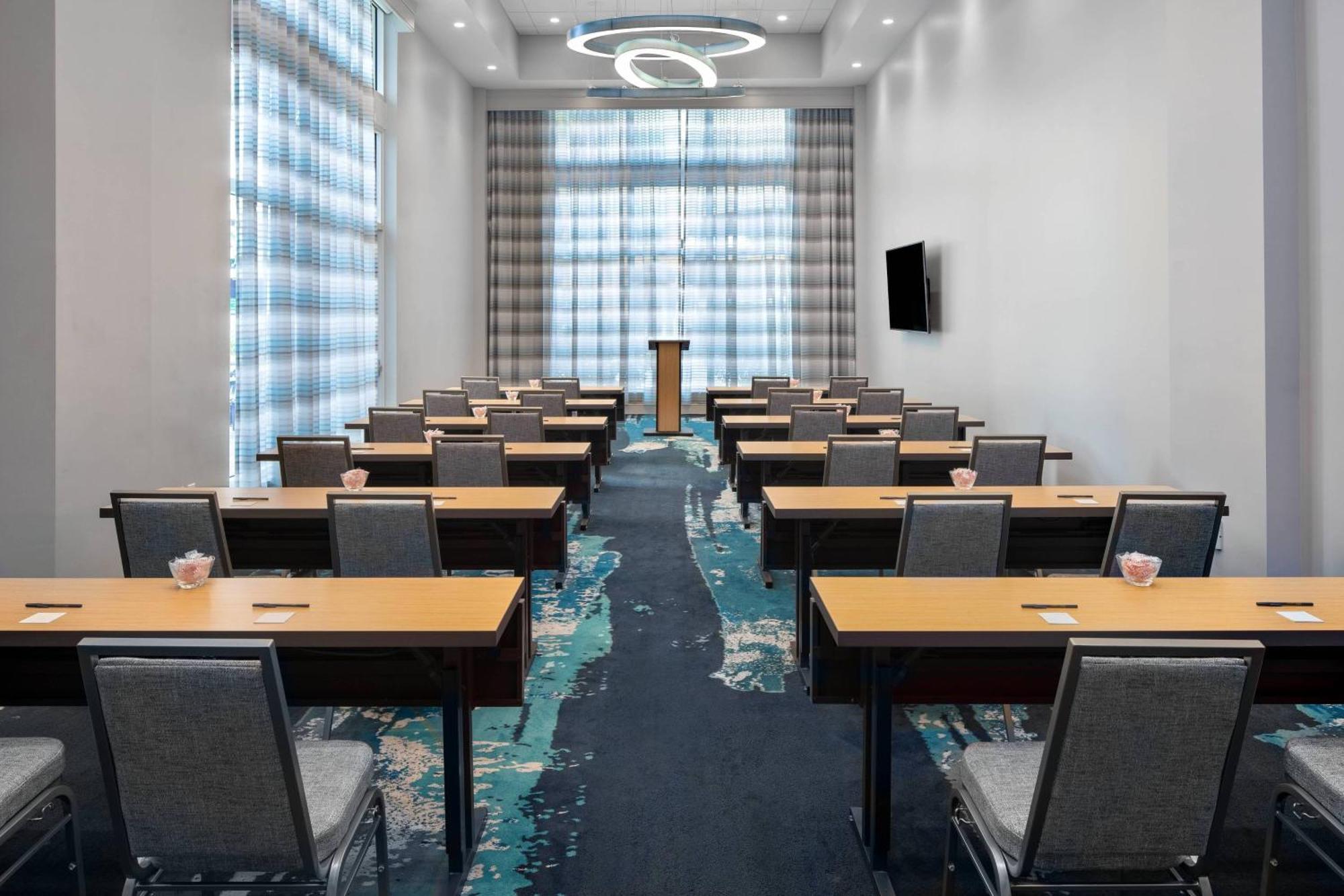 Courtyard By Marriott Delray Hotel