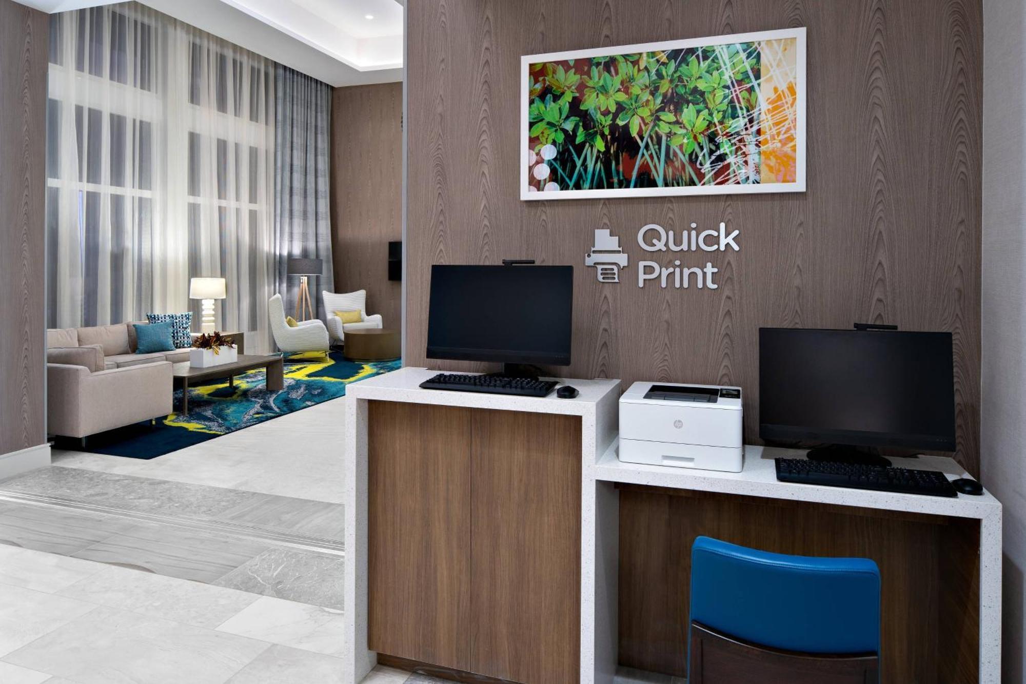 Courtyard By Marriott Delray 3*
