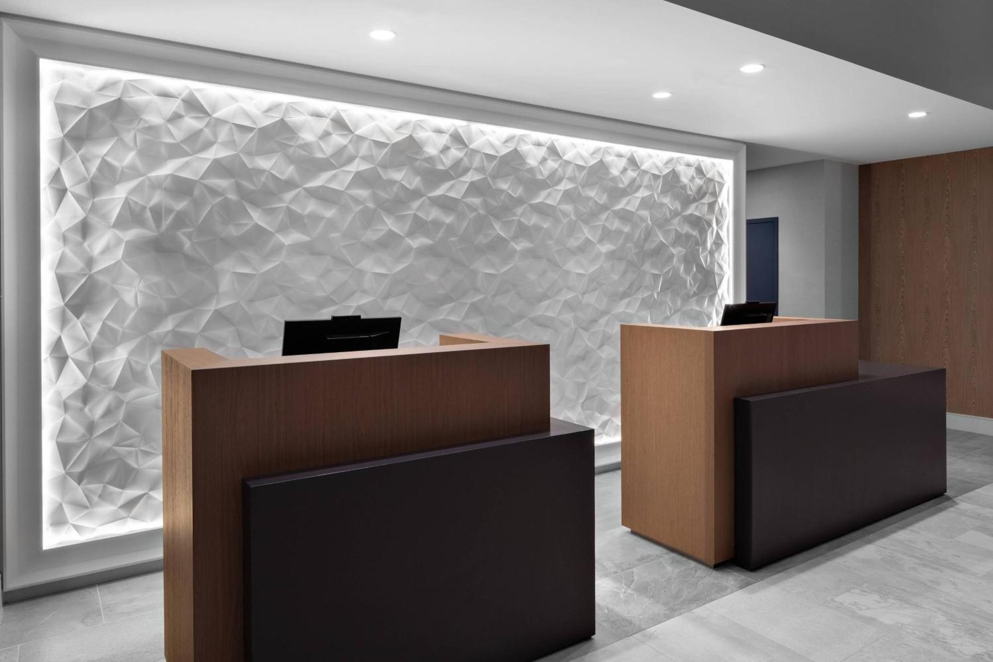 Courtyard By Marriott Delray