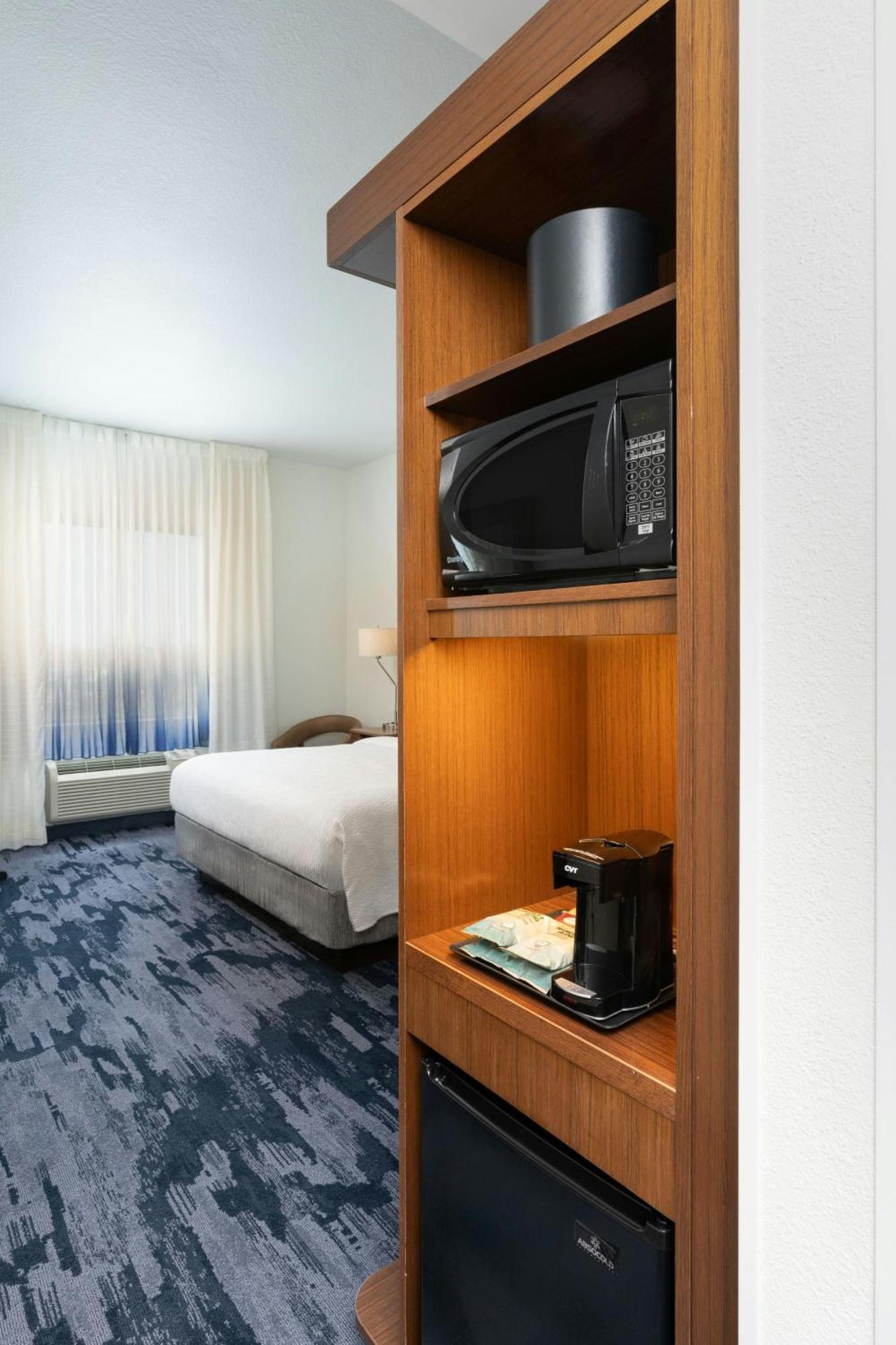 Fairfield & By Marriott Delray I-95 Hotel