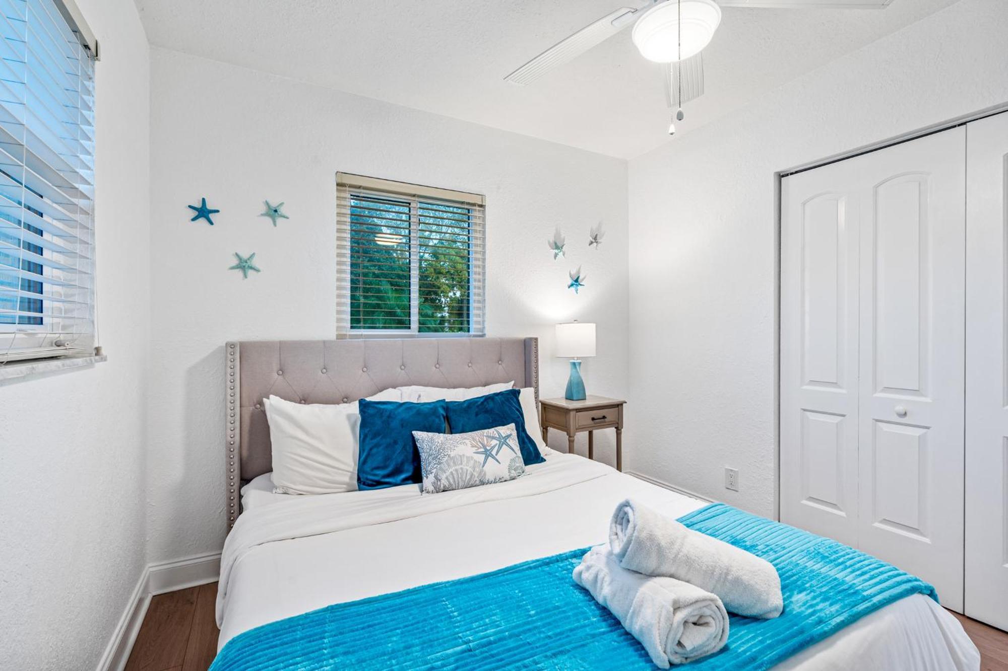 Holiday home Classy N' Cozy Delray Home! Pool With Water View