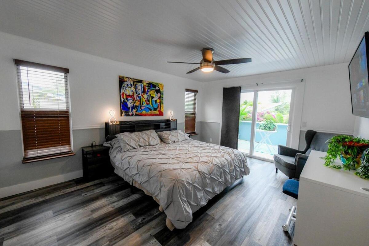 Artistic Retreat, King With Private Balcony! Delray Beach