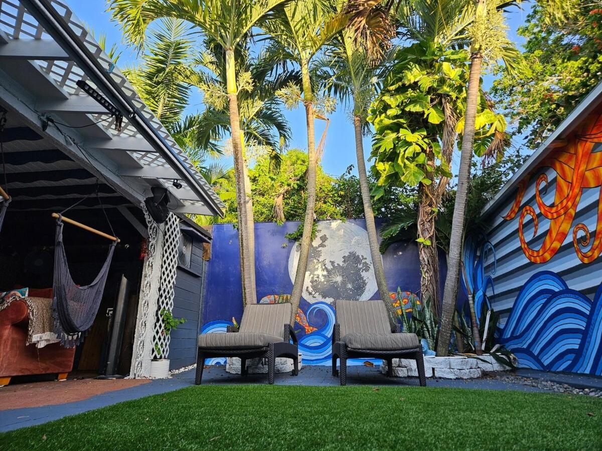 Artistic Retreat, King With Private Balcony!