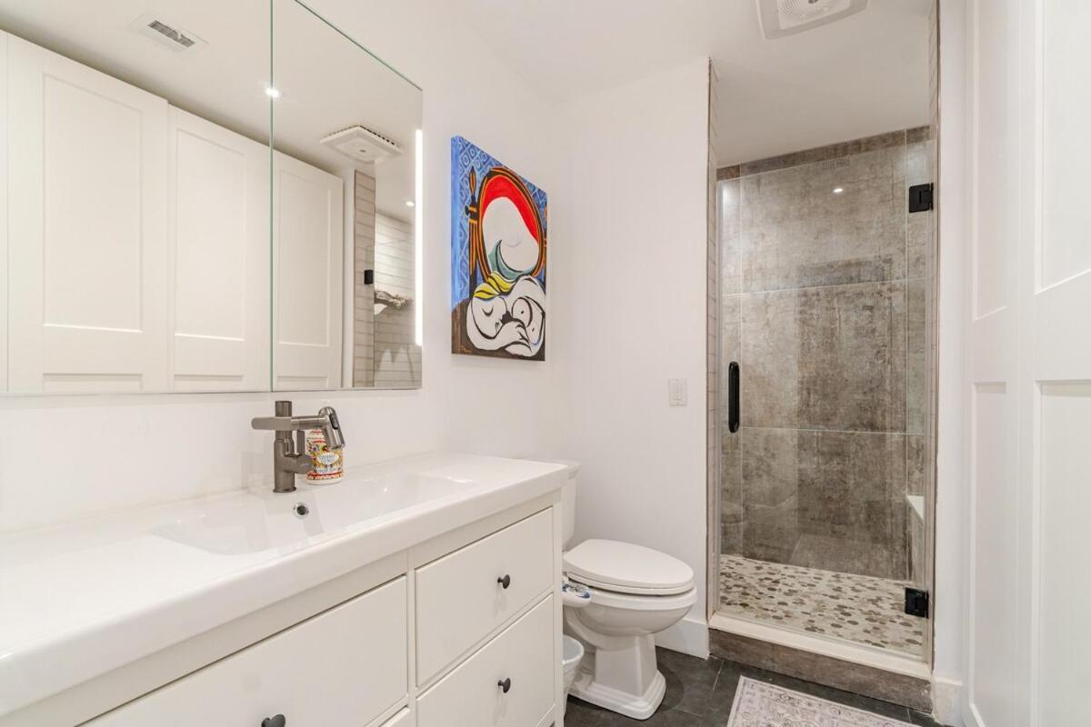 Artistic Retreat, King With Private Balcony! * Delray Beach