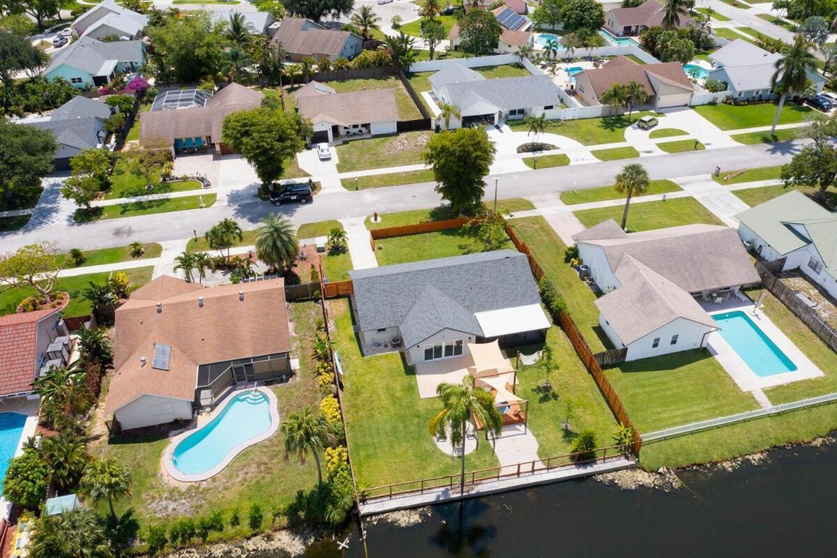 Blissful Retreat Yard, Plunge Pool, Canal Access Holiday home *