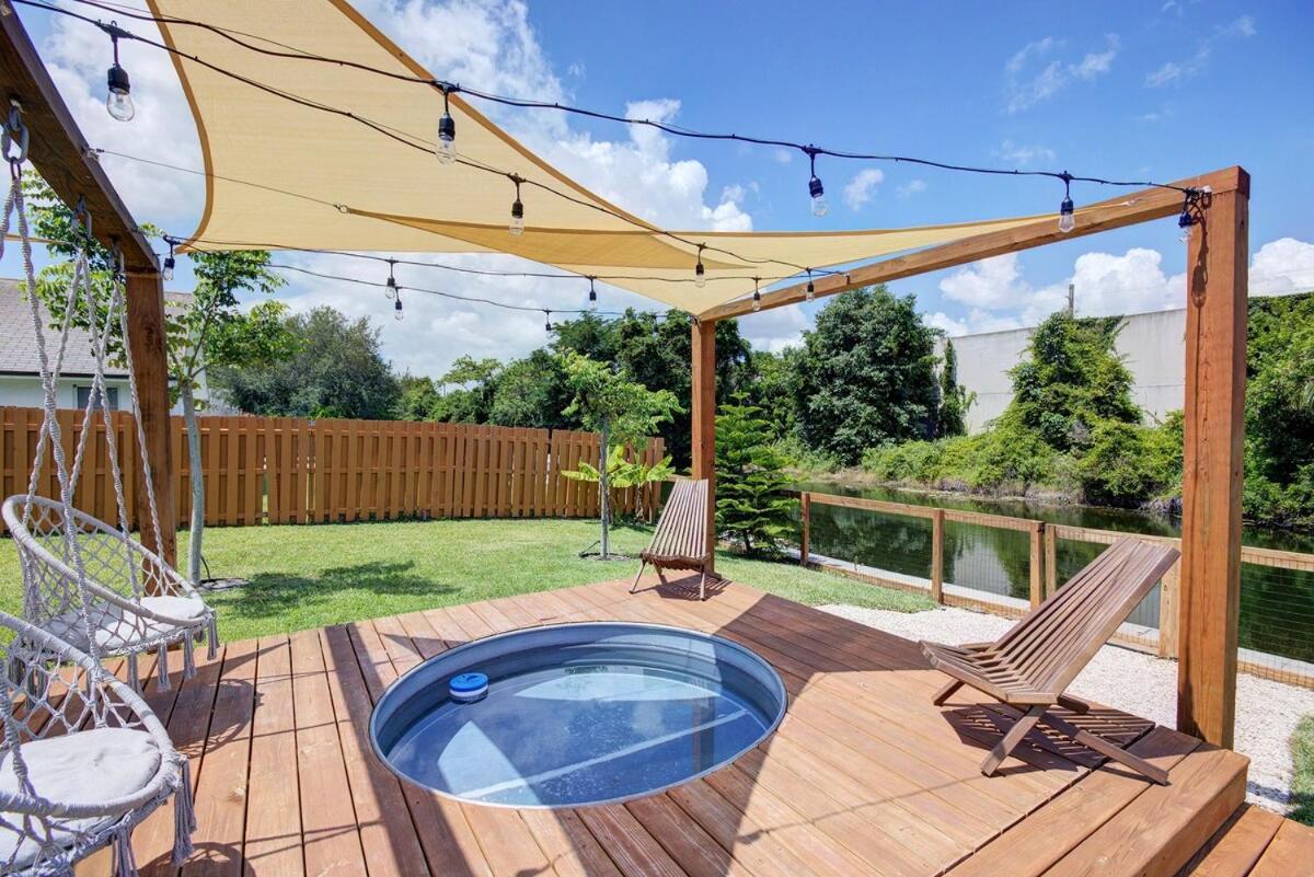 Blissful Retreat Yard, Plunge Pool, Canal Access Holiday home Delray Beach