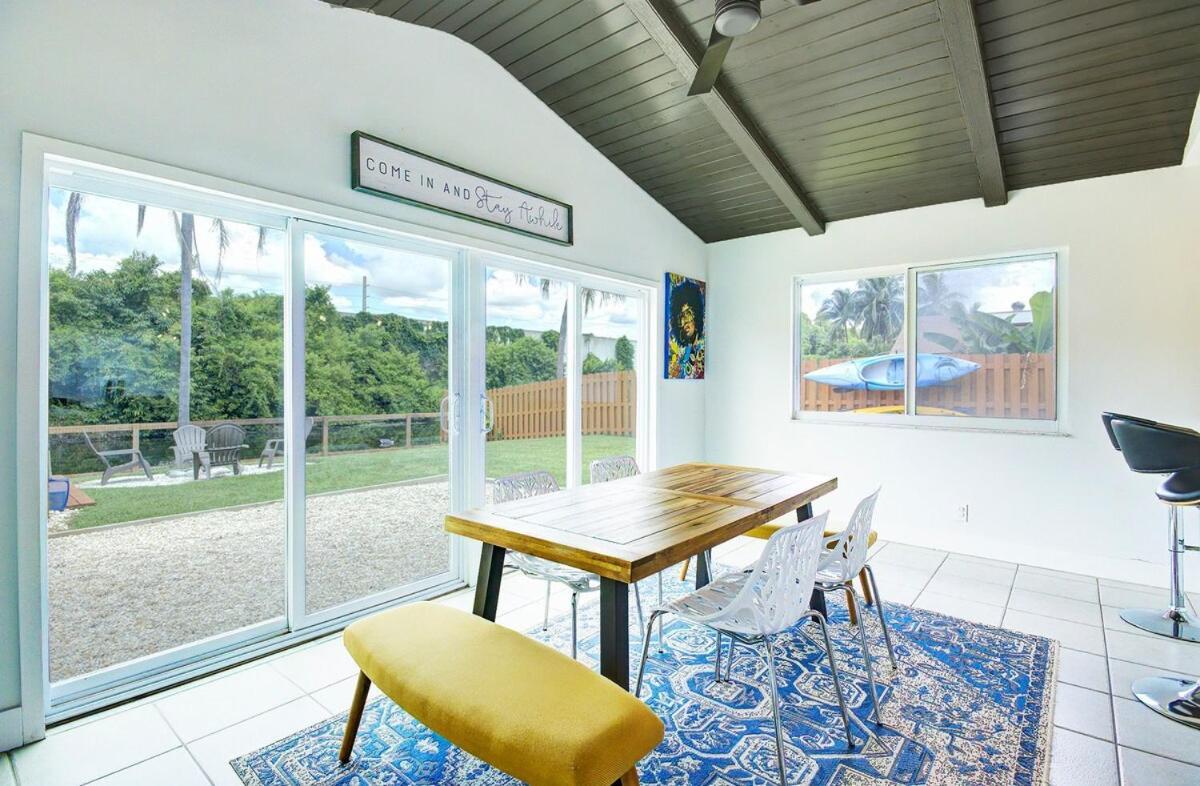 Blissful Retreat Yard, Plunge Pool, Canal Access Delray Beach