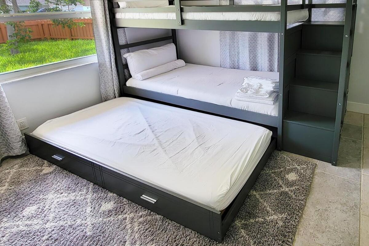 Holiday home Blissful Retreat Yard, Plunge Pool, Canal Access Delray Beach