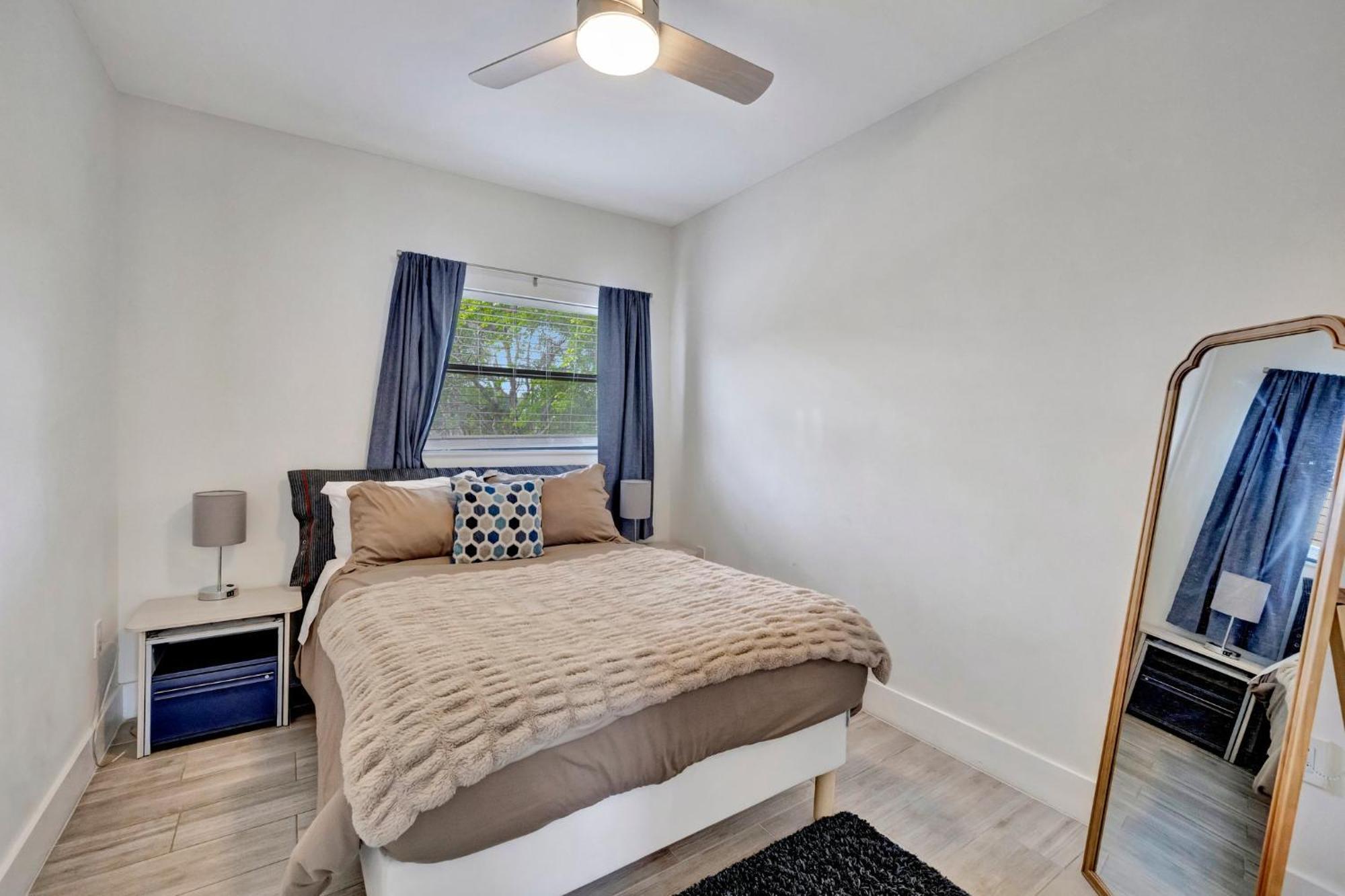 Magnificent Townhome Steps From Atlantic Ave Holiday home