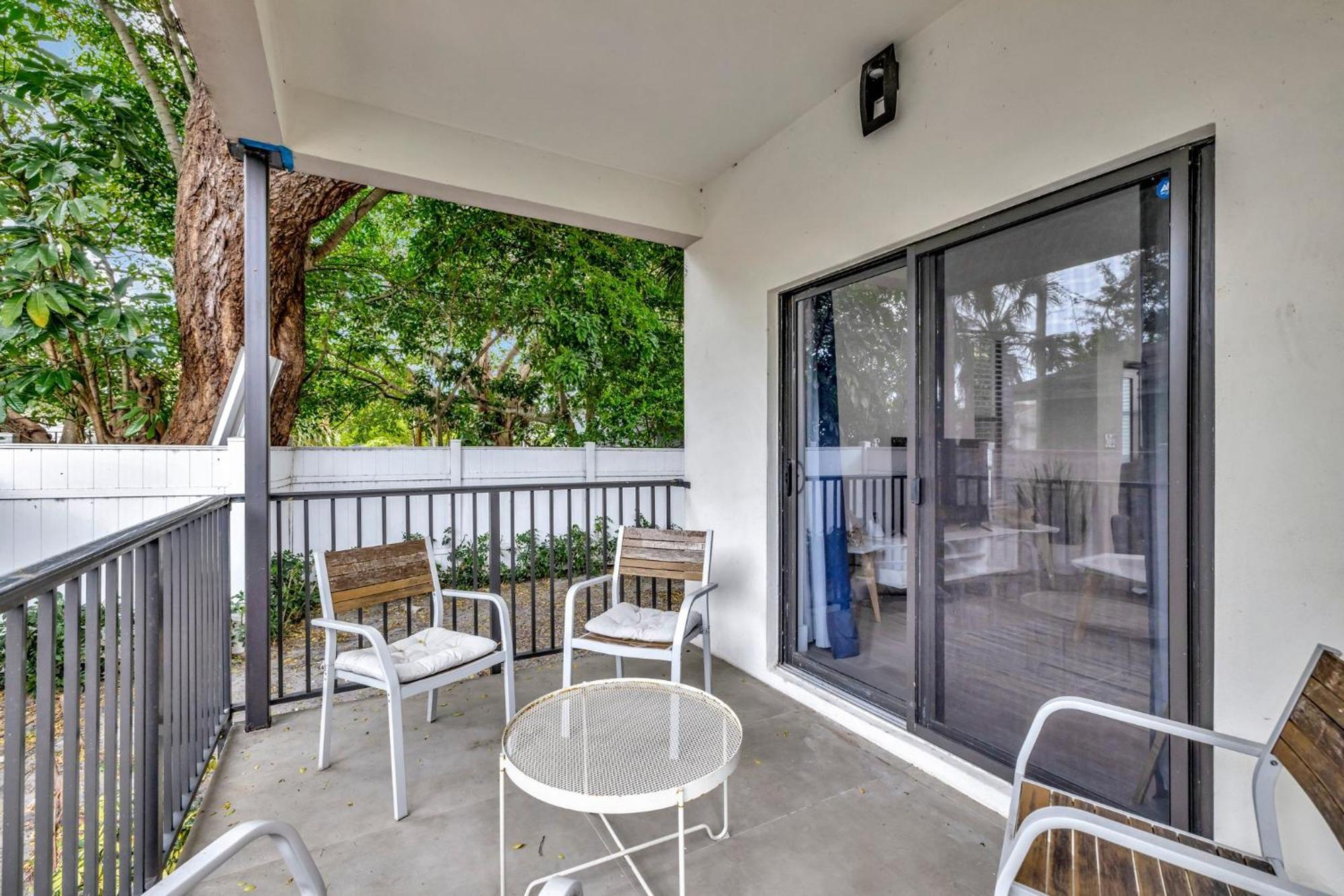 Magnificent Townhome Steps From Atlantic Ave Holiday home