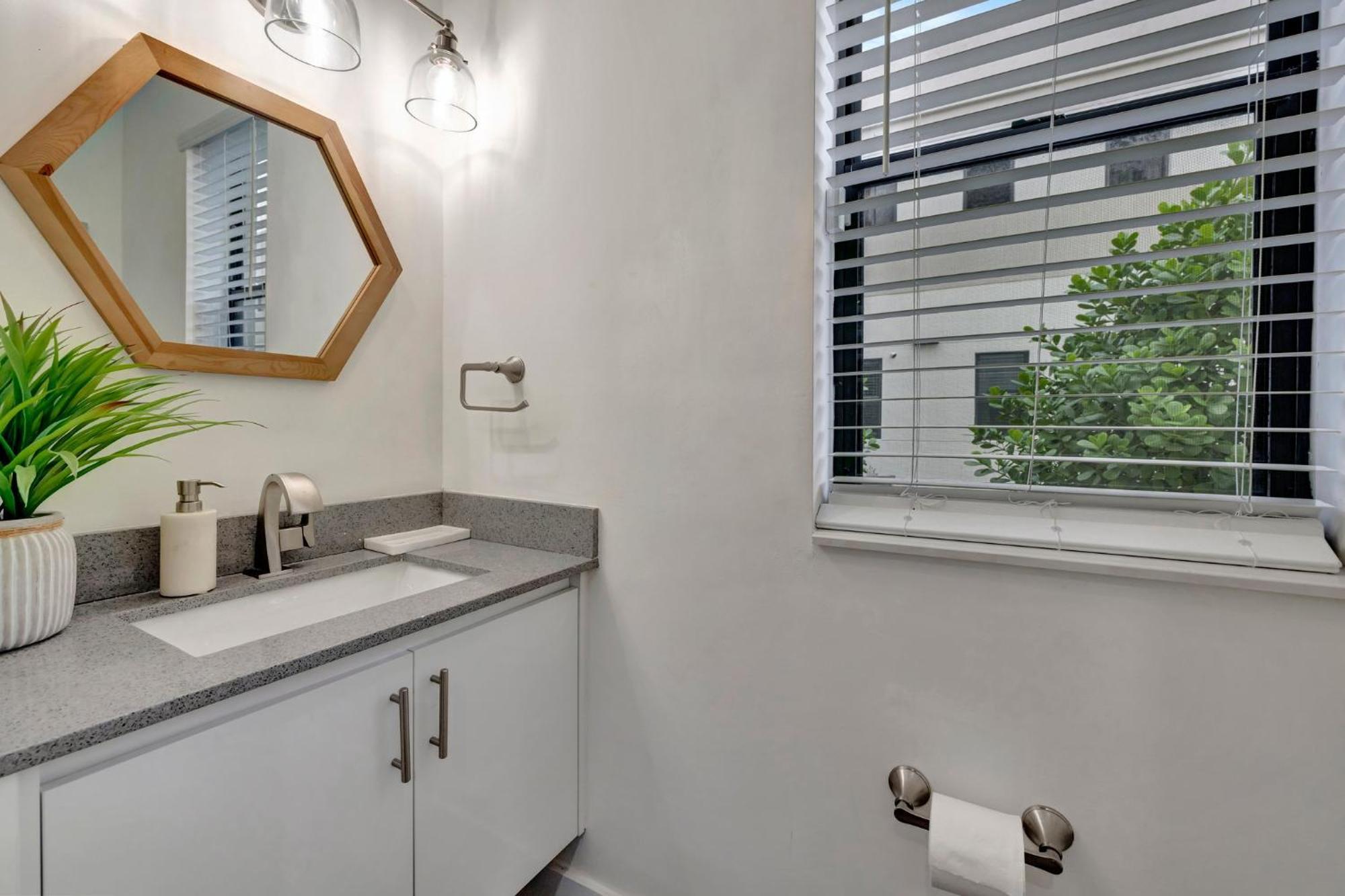 Holiday home Magnificent Townhome Steps From Atlantic Ave Delray Beach