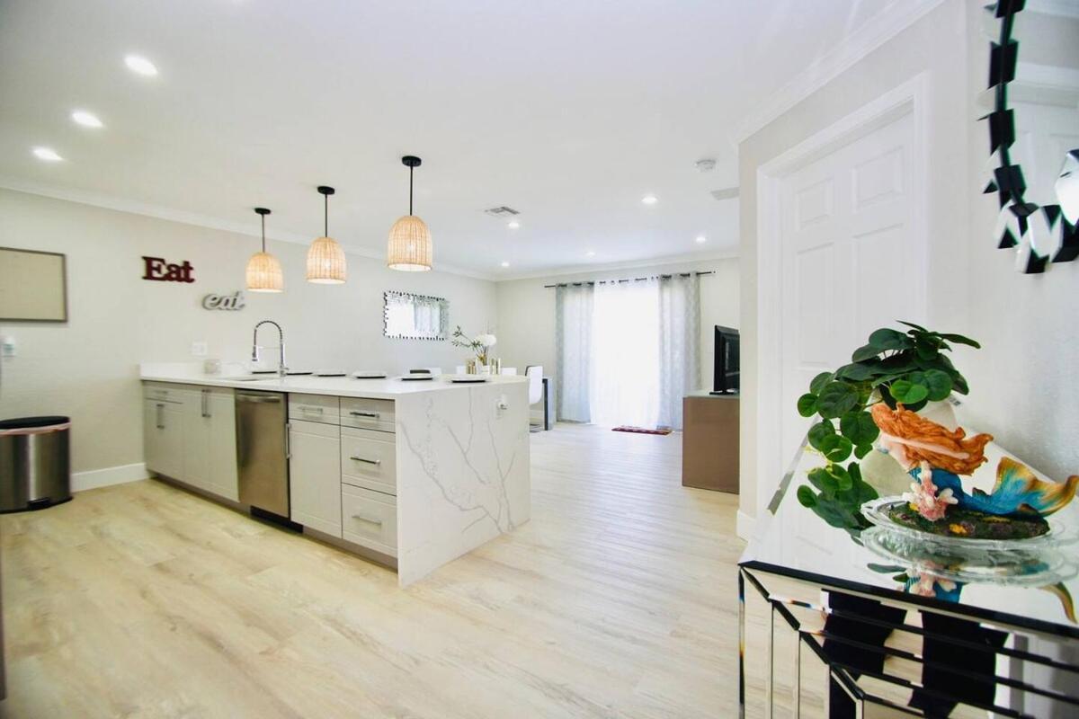 Apartment Mins To Atlantic Ave, Bars, Restaurants & Beach! Delray Beach