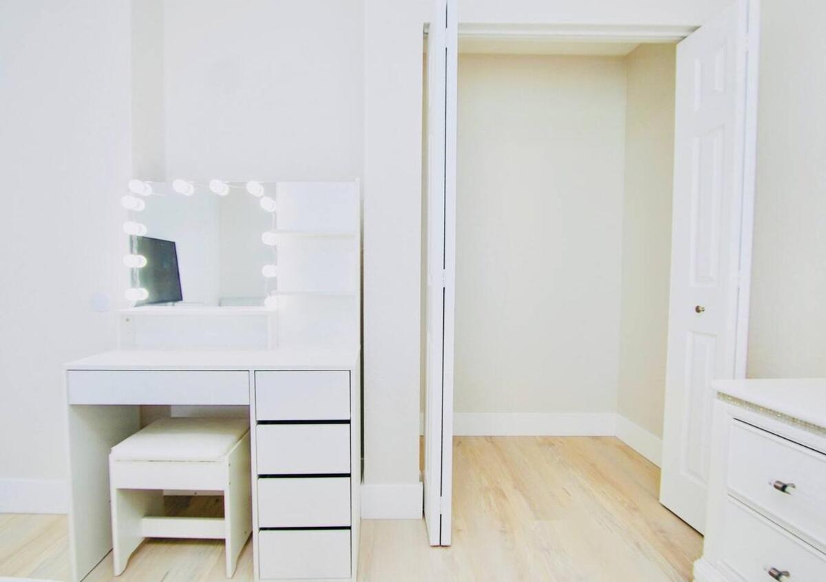 Mins To Atlantic Ave, Bars, Restaurants & Beach! Apartment