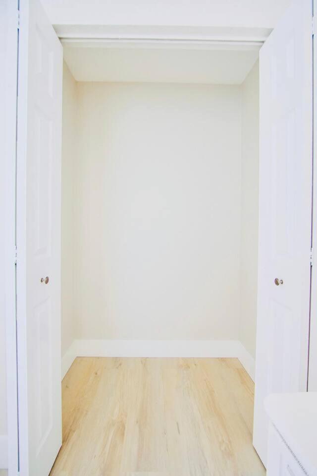 Apartment Mins To Atlantic Ave, Bars, Restaurants & Beach! *