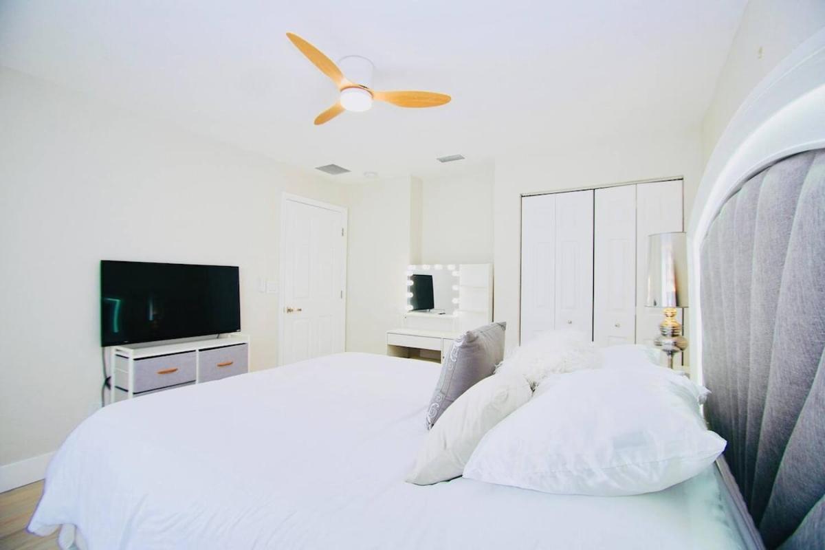 Mins To Atlantic Ave, Bars, Restaurants & Beach! Apartment