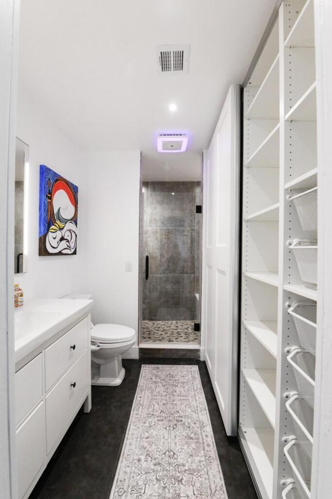 Artistic Retreat, King With Private Balcony! * Delray Beach