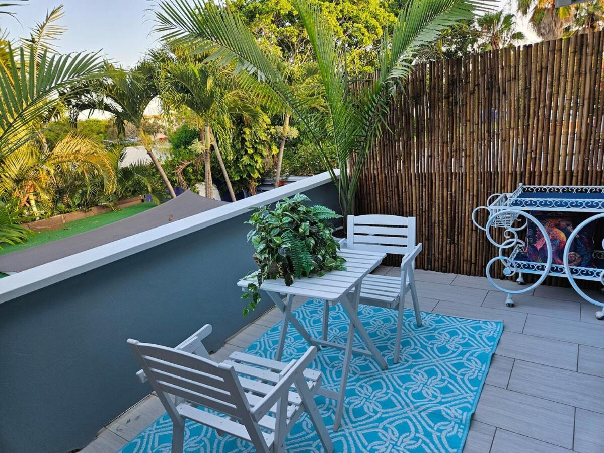 Artistic Retreat, King With Private Balcony! Holiday home *