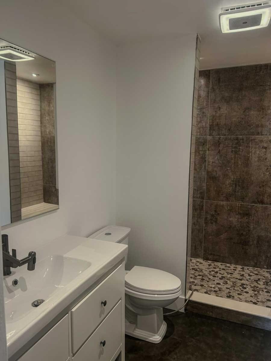 Artistic Retreat, King With Private Balcony!