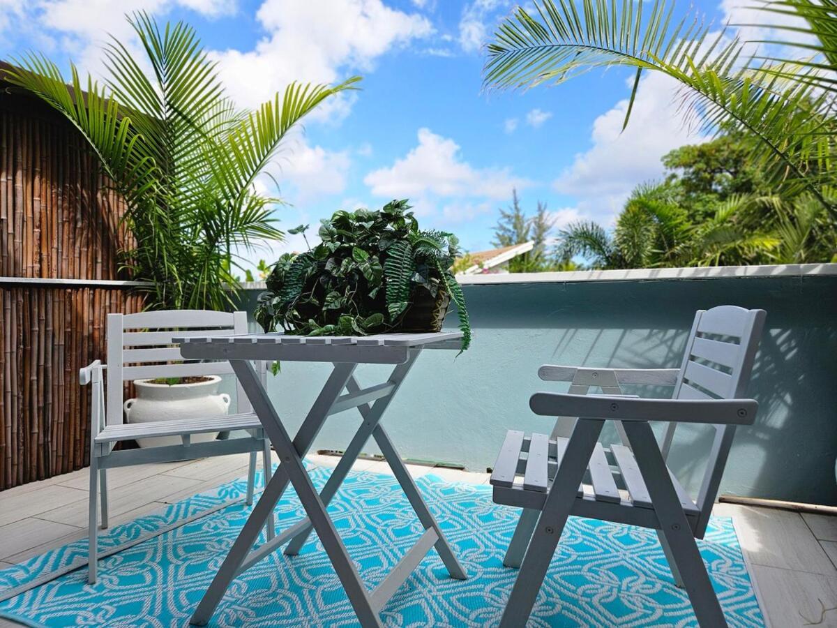 Holiday home Artistic Retreat, King With Private Balcony! *