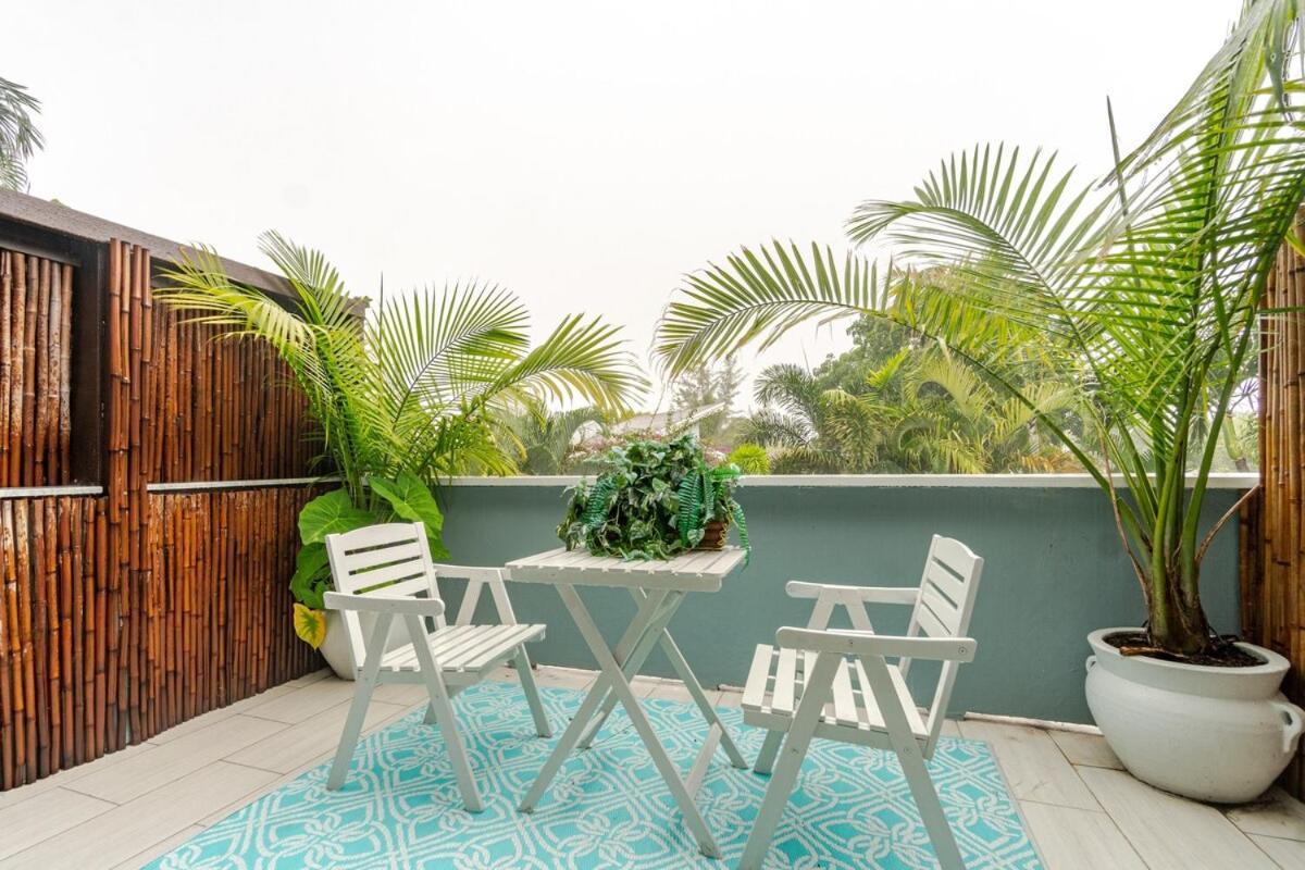 Artistic Retreat, King With Private Balcony! Holiday home Delray Beach